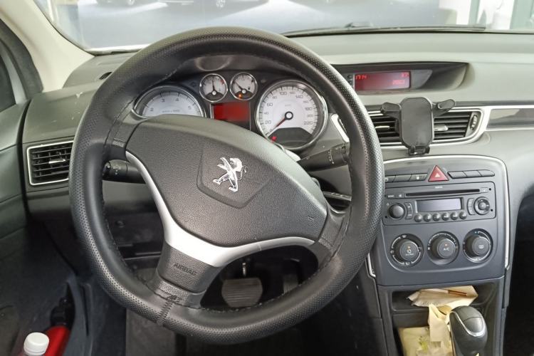 Used Peugeot 308 2012 1.6L Automatic YouShang Model Steering Wheel
