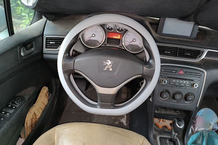Used Peugeot 308 2012 1.6L Roland Garros Edition Steering Wheel