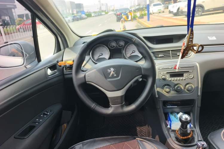 Used Peugeot 308 2012 1.6L Manual YouShang Edition Steering Wheel