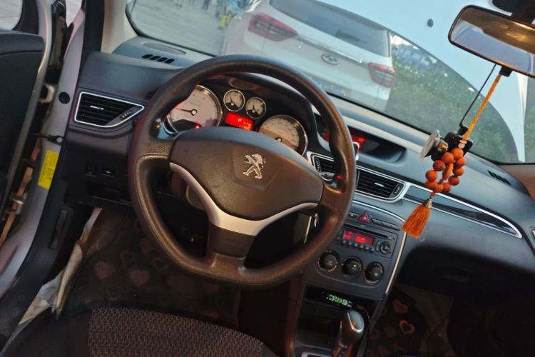 Used Peugeot 308 2012 1.6L Automatic YouShang Model Steering Wheel