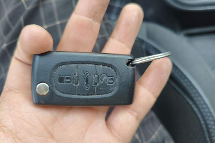 Used Peugeot 308 2012 1.6L Manual YouShang Edition Vehicle Key