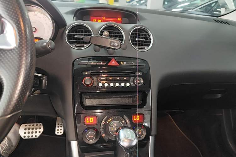 Used Peugeot 308 2012 1.6T CC Luxury Model Audio And AC Panel