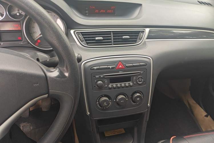 Used Peugeot 308 2012 1.6L Manual YouShang Edition Audio And AC Panel