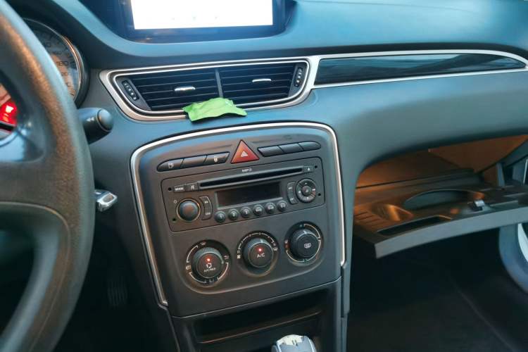 Used Peugeot 308 2012 1.6L Automatic YouShang Model Audio And AC Panel