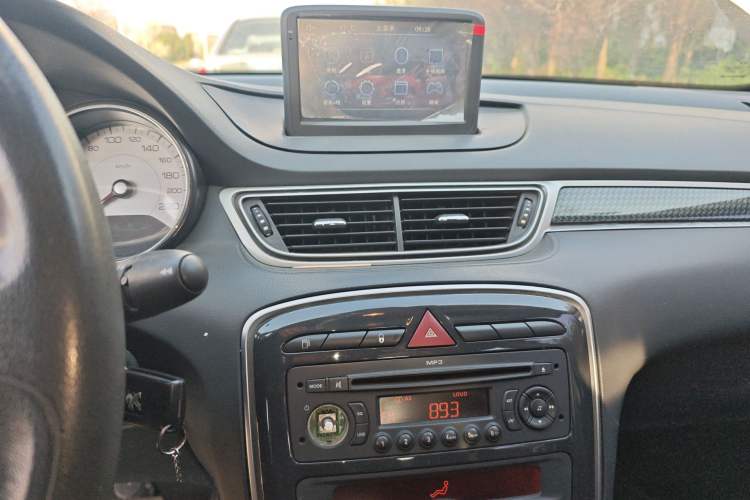 Used Peugeot 308 2012 1.6L Manual YouShang Edition Audio And AC Panel