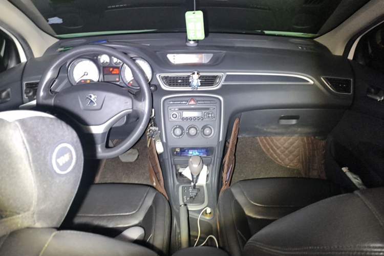 Used Peugeot 308 2012 1.6L Automatic YouShang Model Center Console