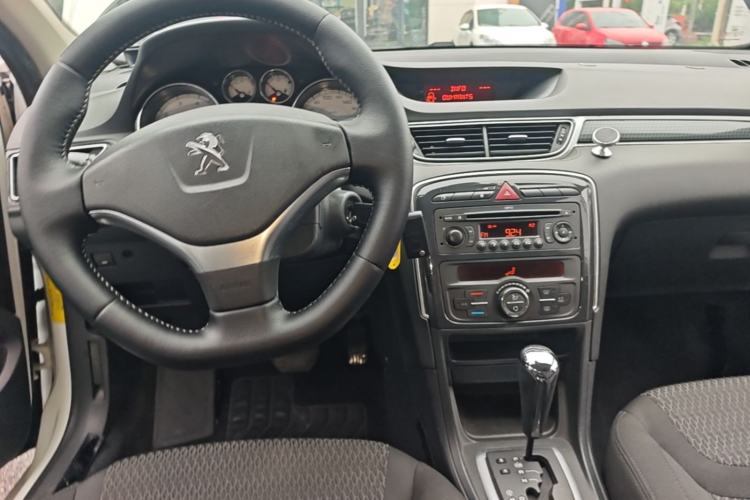 Used Peugeot 308 2012 1.6L Automatic Fashion Edition Center Console
