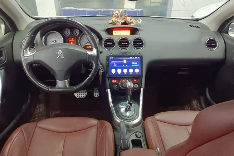 Used Peugeot 308 2012 1.6T CC Fashion Edition Center Console
