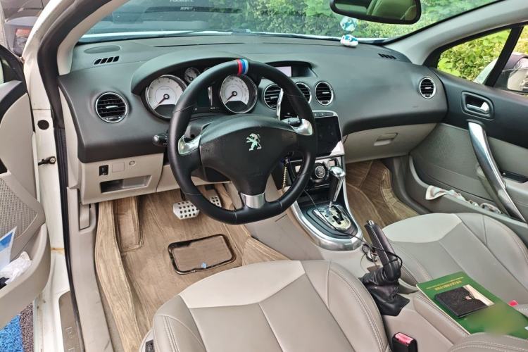 Used Peugeot 308 2012 1.6T CC Fashion Edition Center Console