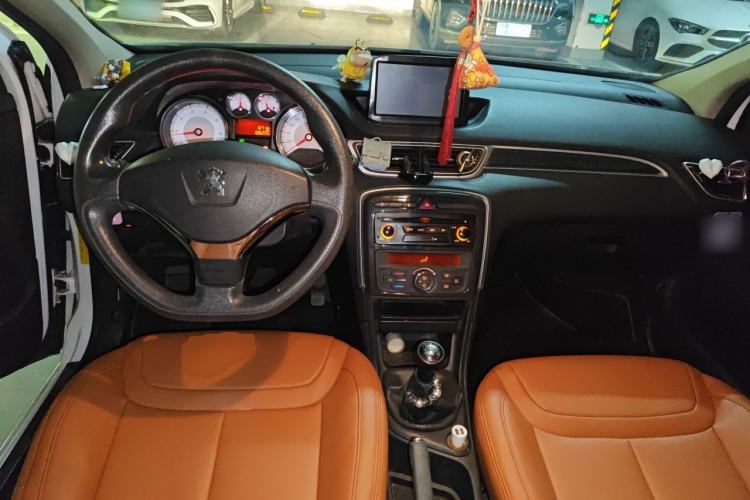 Used Peugeot 308 2012 1.6L Manual Fashion Edition Center Console