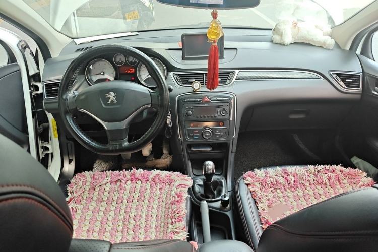 Used Peugeot 308 2012 1.6L Manual Fashion Edition Center Console