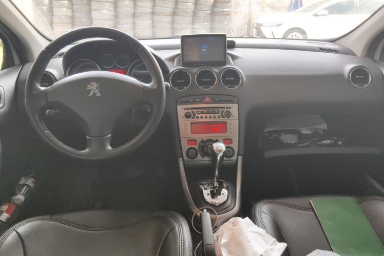 Used Peugeot 308 2012 1.6T SW Fashion Edition Center Console