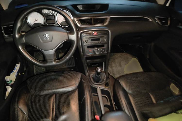 Used Peugeot 308 2012 1.6L Manual Fashion Edition Center Console