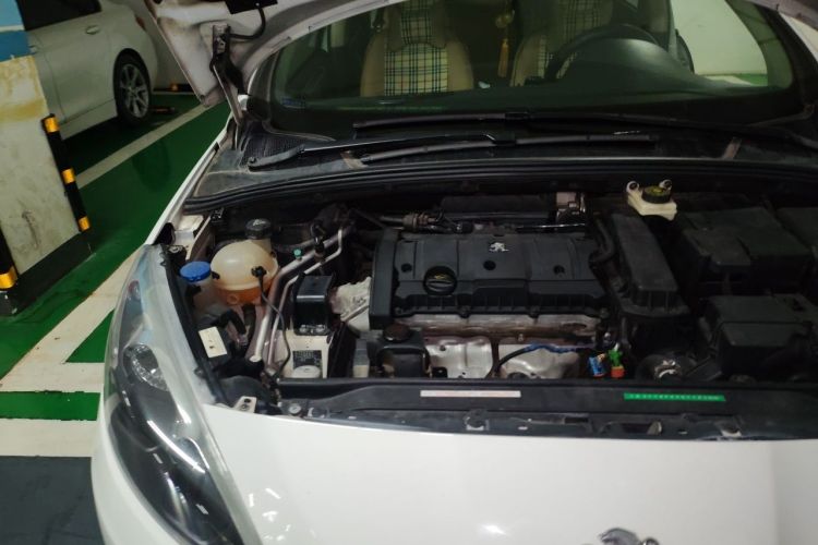 Used Peugeot 308 2012 1.6L Roland Garros Edition Engine Bay Right