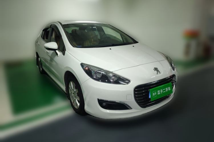 Used Peugeot 308 2012 1.6L Roland Garros Edition Front Right 45 Deg