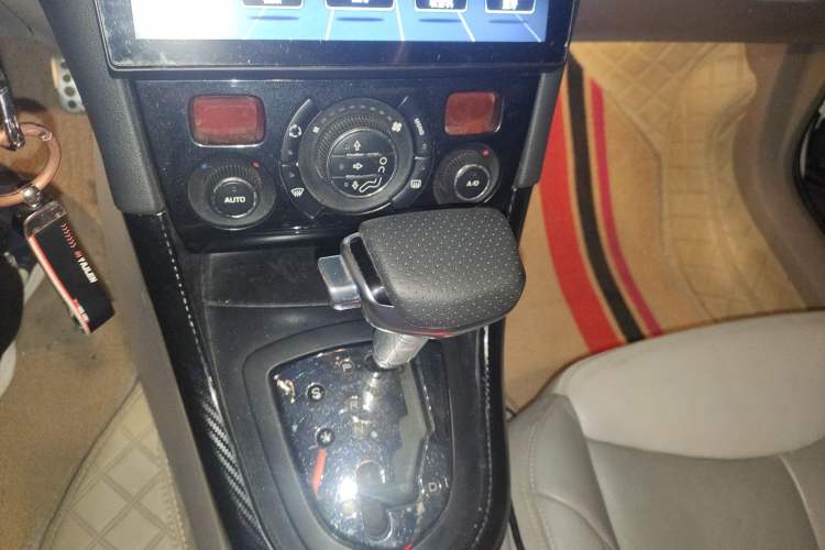 Used Peugeot 308 2012 1.6T CC Fashion Edition Gear Lever