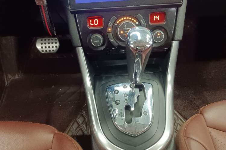 Used Peugeot 308 2012 1.6T CC Fashion Edition Gear Lever
