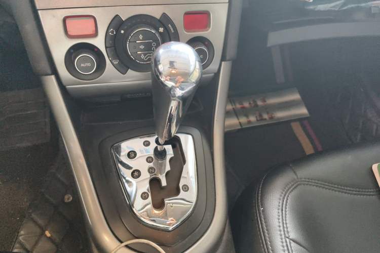 Used Peugeot 308 2012 1.6T SW Fashion Edition Gear Lever