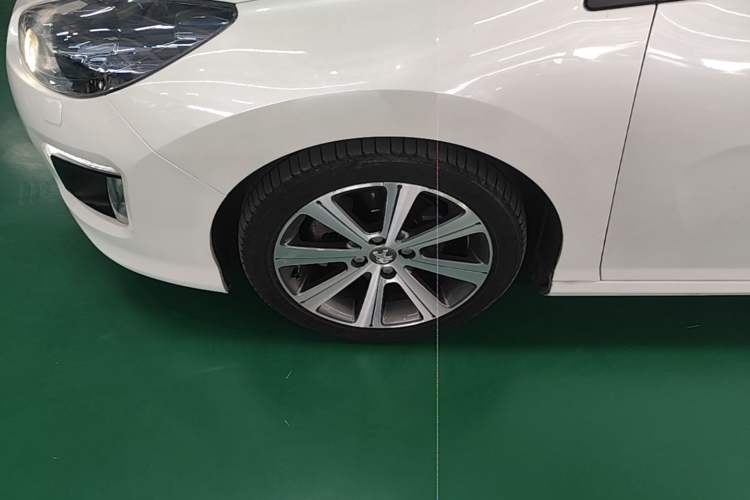Used Peugeot 308 2012 1.6T CC Luxury Model Left Front Wheel Hub