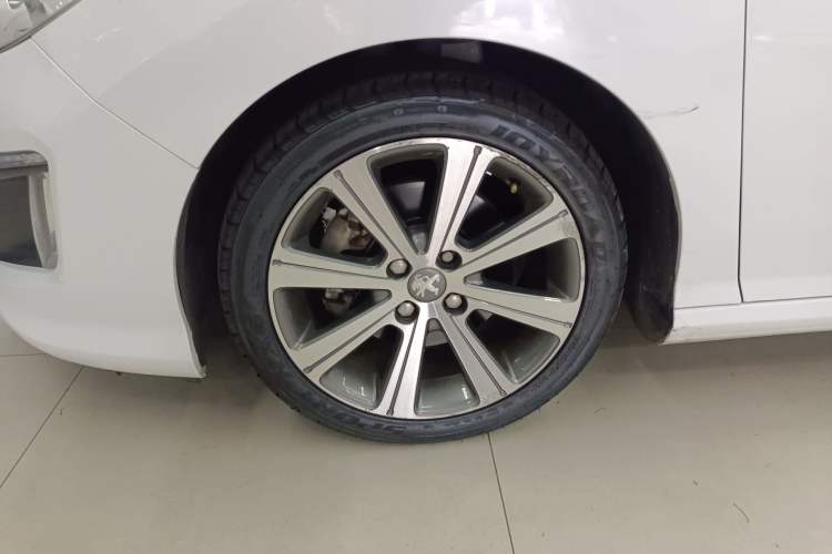 Used Peugeot 308 2012 1.6T CC Fashion Edition Left Front Wheel Hub