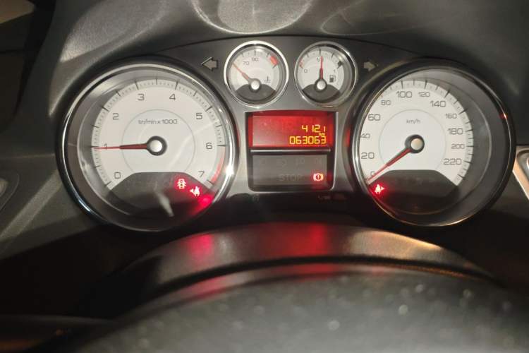Used Peugeot 308 2012 1.6L Manual Fashion Edition Odometer Close Up
