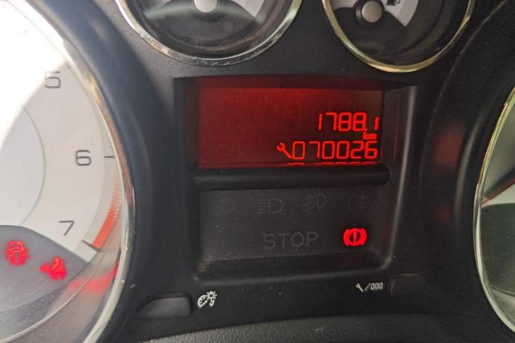 Used Peugeot 308 2012 1.6L Manual YouShang Edition Odometer Close Up