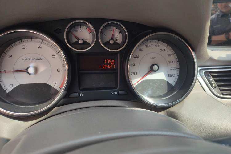 Used Peugeot 308 2012 1.6L Manual YouShang Edition Odometer Close Up
