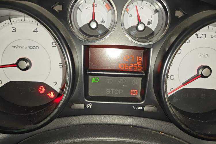 Used Peugeot 308 2012 1.6L Manual Fashion Edition Odometer Close Up