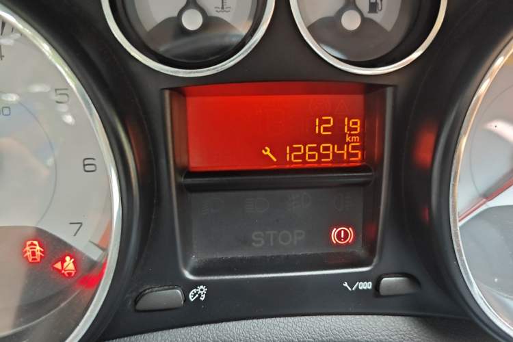 Used Peugeot 308 2012 1.6L Manual Fashion Edition Odometer Close Up