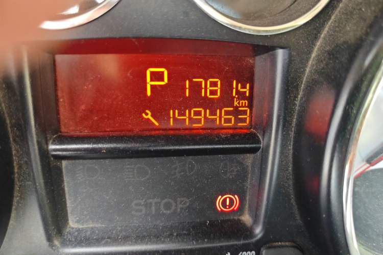 Used Peugeot 308 2012 1.6L Automatic YouShang Model Odometer Close Up