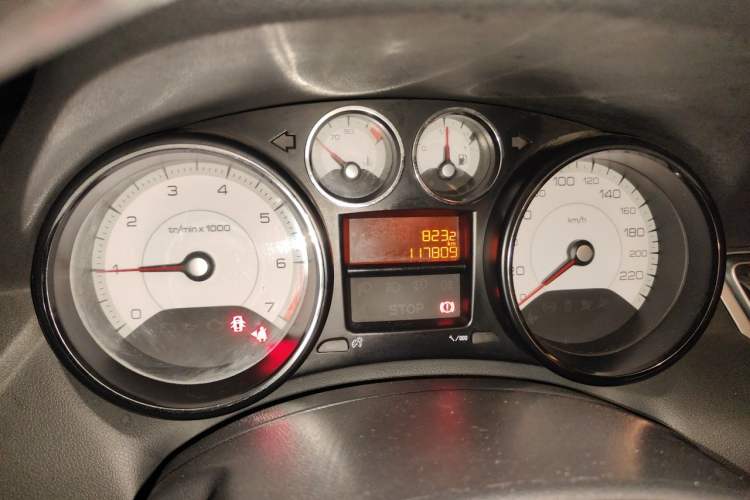 Used Peugeot 308 2012 1.6L Manual Fashion Edition Odometer Close Up
