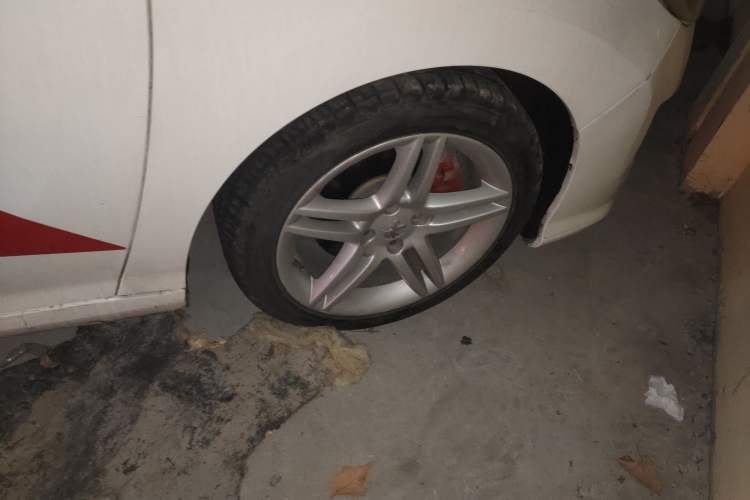 Used Peugeot 308 2012 1.6T CC Fashion Edition Right Front Wheel Hub