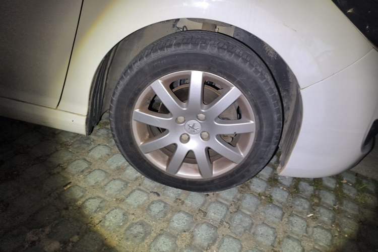Used Peugeot 308 2012 1.6L Automatic YouShang Model Right Front Wheel Hub