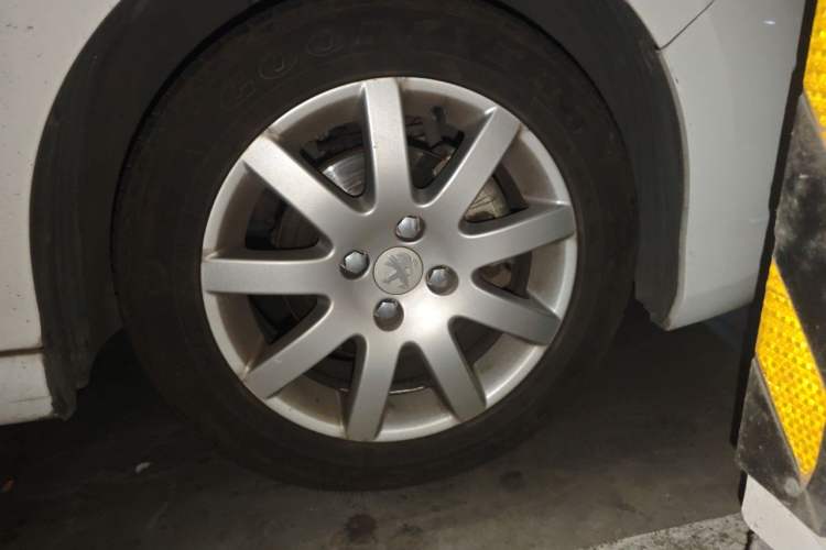 Used Peugeot 308 2012 1.6L Manual Fashion Edition Right Front Wheel Hub