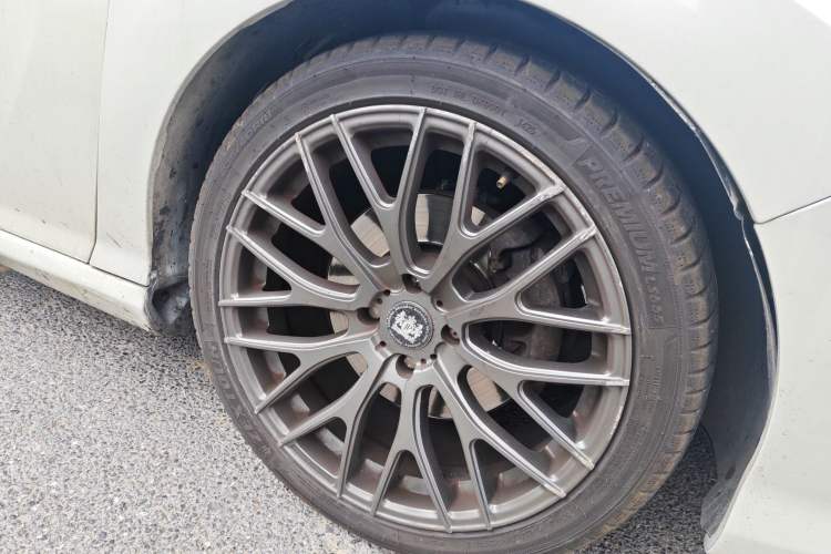 Used Peugeot 308 2012 1.6T CC Fashion Edition Right Front Wheel Hub