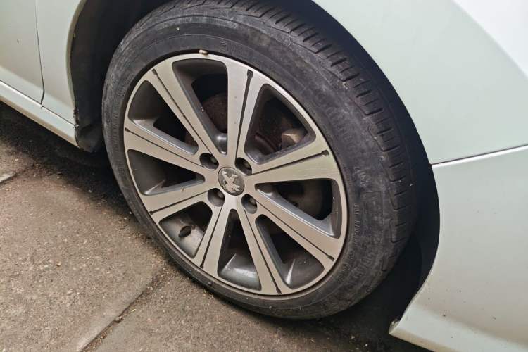 Used Peugeot 308 2012 1.6T CC Fashion Edition Right Front Wheel Hub