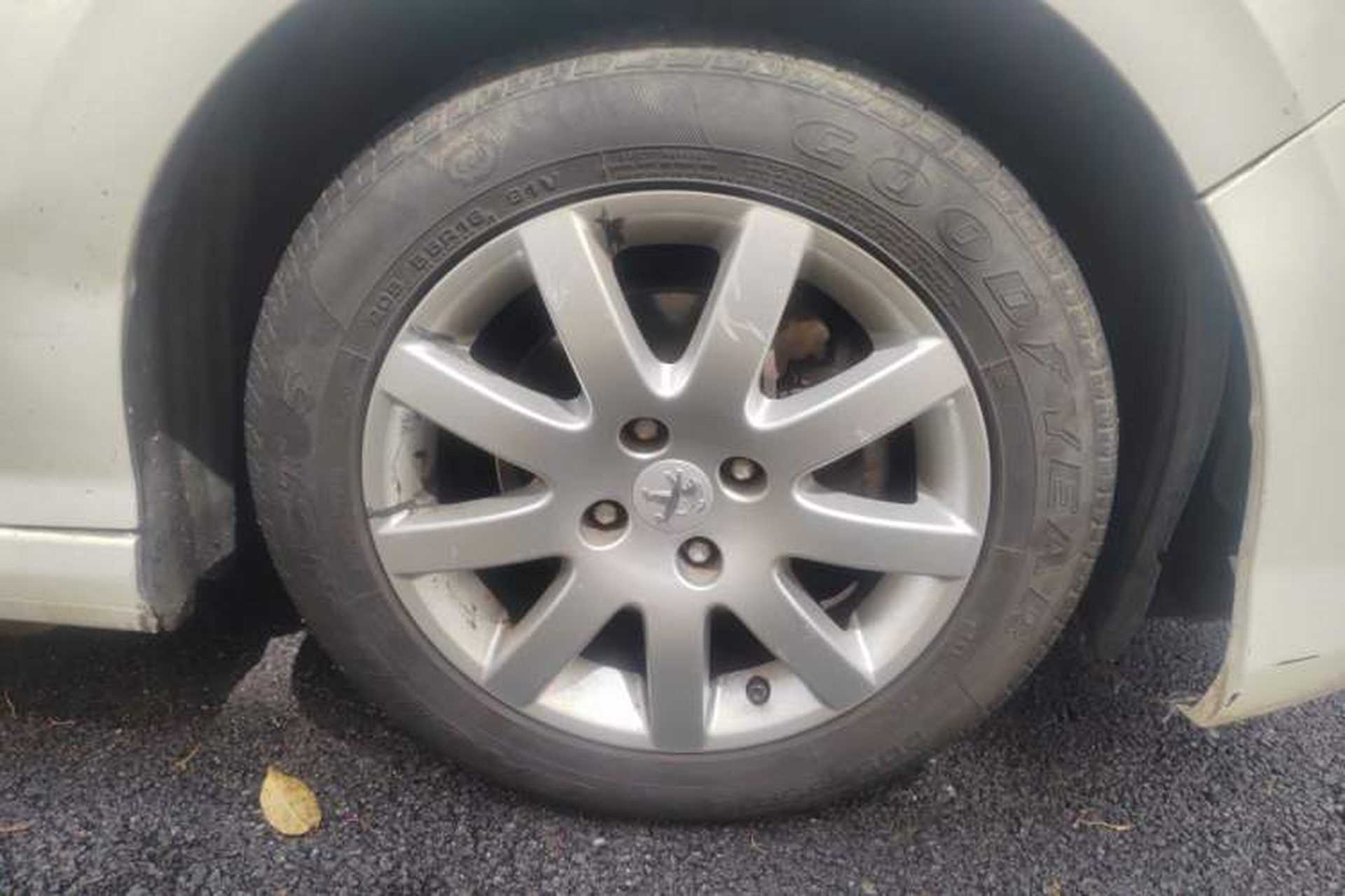 Used Peugeot 308 2012 1.6L Automatic YouShang Model Right Front Wheel Hub