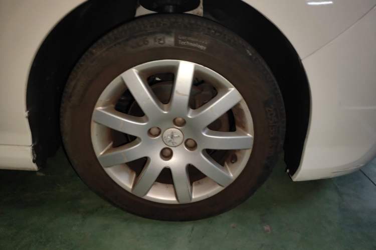 Used Peugeot 308 2012 1.6L Manual Fashion Edition Right Front Wheel Hub
