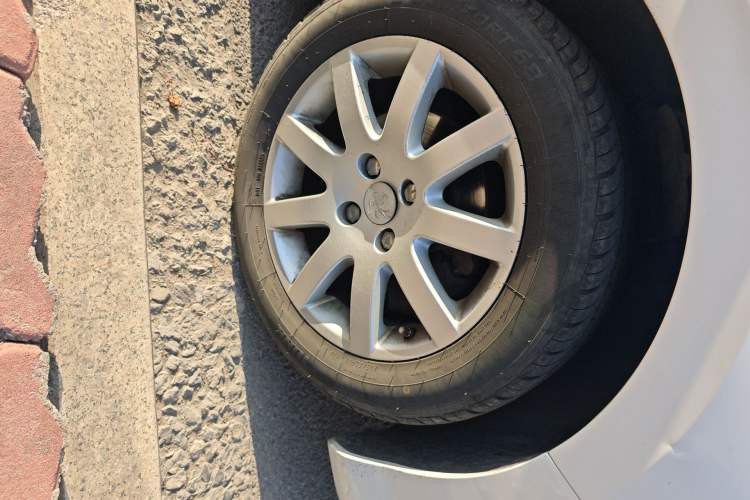 Used Peugeot 308 2012 1.6L Manual YouShang Edition Right Front Wheel Hub