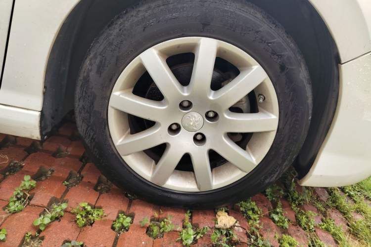 Used Peugeot 308 2012 1.6L Automatic YouShang Model Right Front Wheel Hub