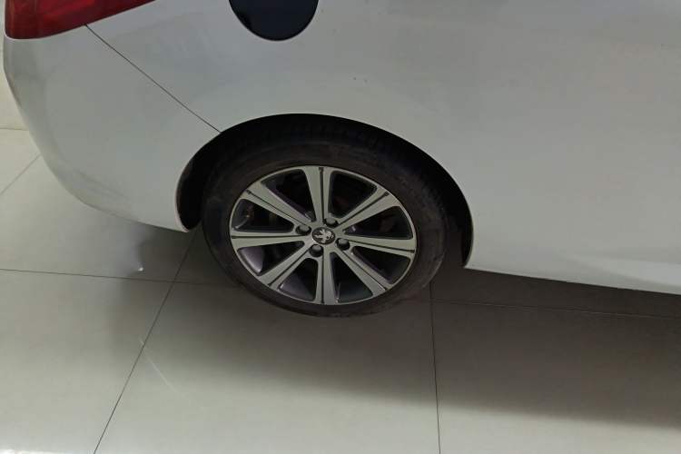 Used Peugeot 308 2012 1.6T CC Fashion Edition Right Rear Wheel Hub