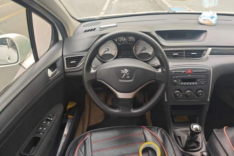 Used Peugeot 308 2012 1.6L Manual YouShang Edition Steering Wheel