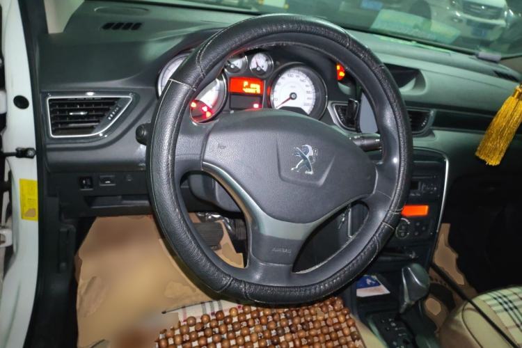 Used Peugeot 308 2012 1.6L Roland Garros Edition Steering Wheel