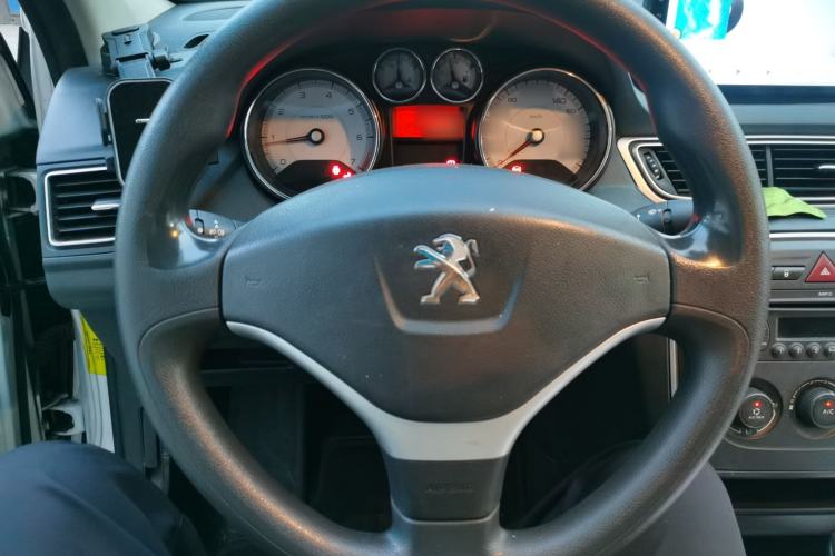 Used Peugeot 308 2012 1.6L Automatic YouShang Model Steering Wheel
