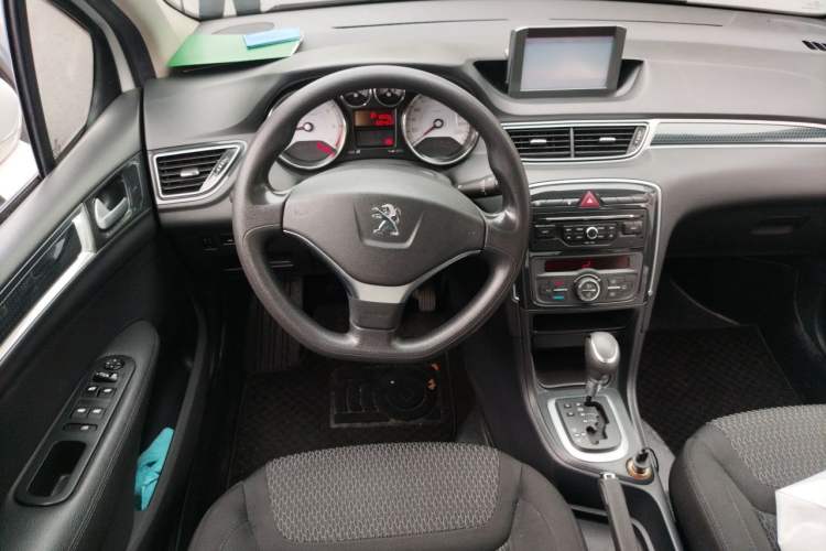 Used Peugeot 308 2012 1.6L Automatic Fashion Edition Steering Wheel