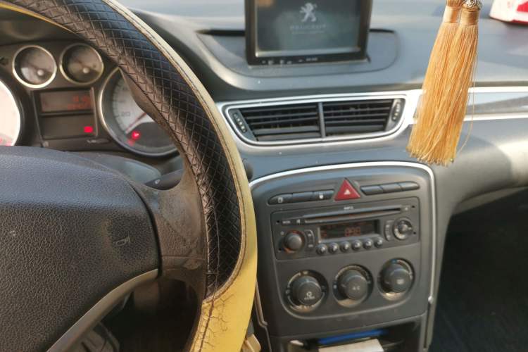 Used Peugeot 308 2013 1.6L Manual YouShang Model Audio And AC Panel