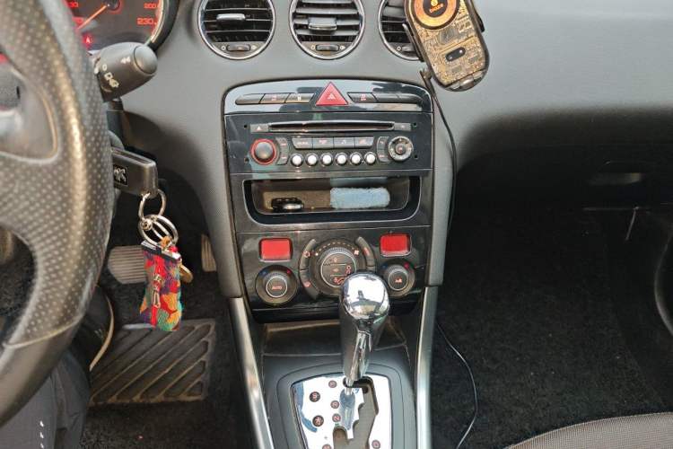 Used Peugeot 308 2013 1.6T SW Fashion Edition Audio And AC Panel