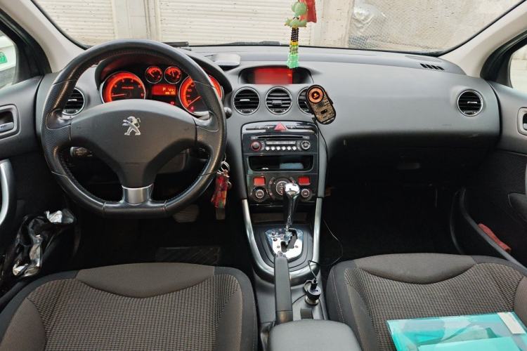 Used Peugeot 308 2013 1.6T SW Fashion Edition Center Console