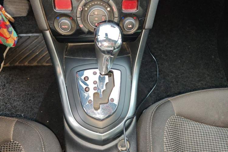 Used Peugeot 308 2013 1.6T SW Fashion Edition Gear Lever