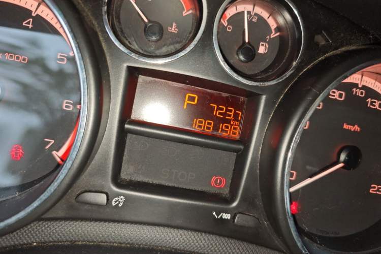 Used Peugeot 308 2013 1.6T SW Fashion Edition Odometer Close Up